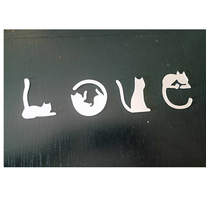"LOVE" Decorative Mirror – Cat-Shaped Letters