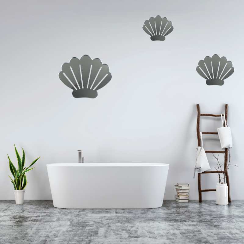 Shell-Shaped Decorative Mirror – Scallop Design